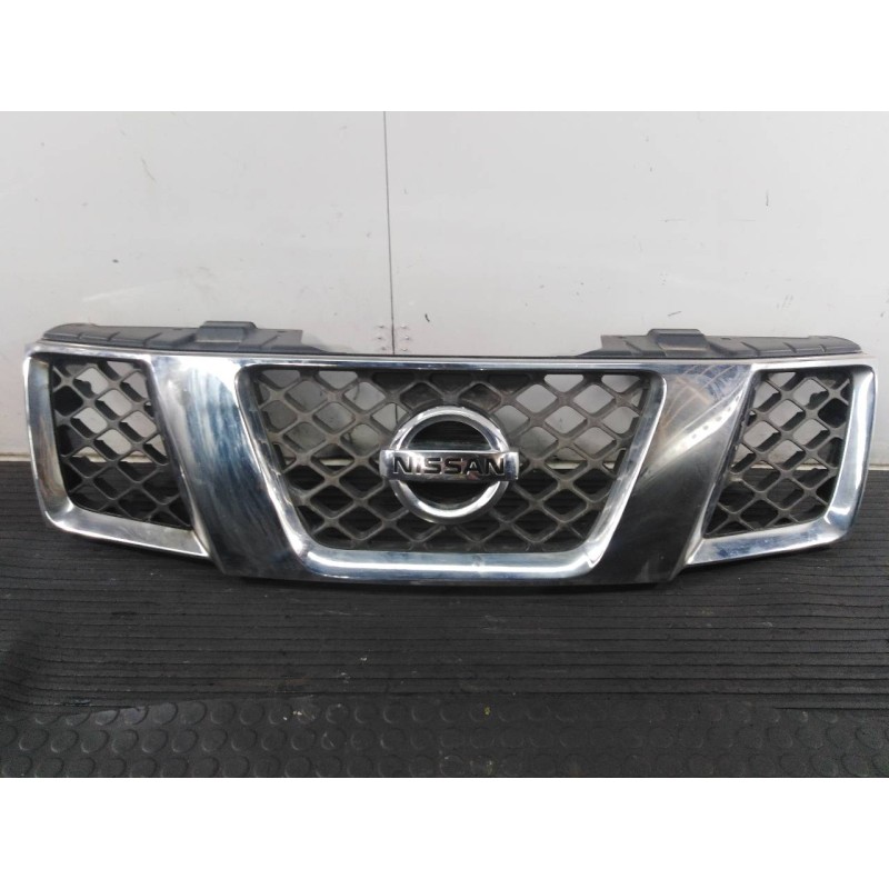 Recambio de rejilla delantera para nissan pathfinder (r51) 2.5 dci xe referencia OEM IAM 10EB400  