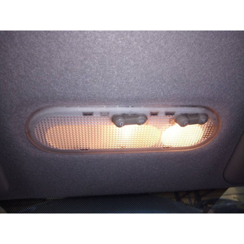 Recambio de luz interior para dacia duster ambiance 4x4 referencia OEM IAM   