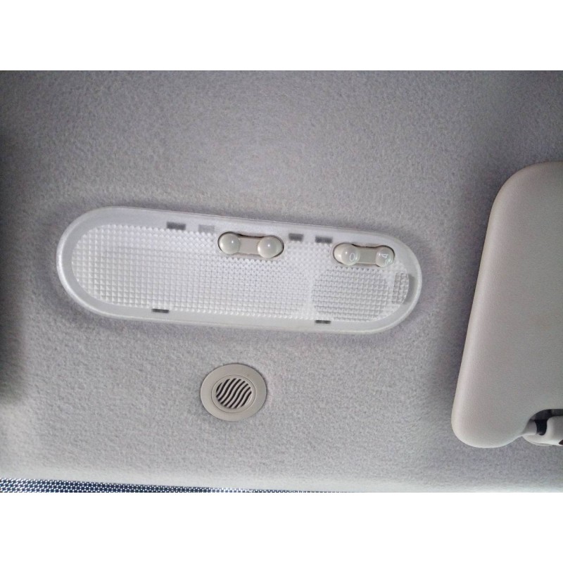 Recambio de luz interior para dacia duster laureate 4x2 referencia OEM IAM   