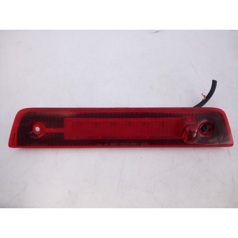 Recambio de luz central de freno para jeep cherokee limited referencia OEM IAM 9938210000  