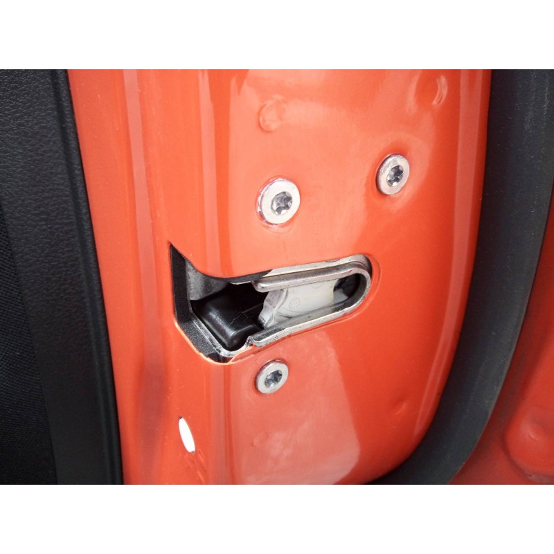 Recambio de cerradura puerta trasera derecha para jeep renegade sport 4x2 referencia OEM IAM   