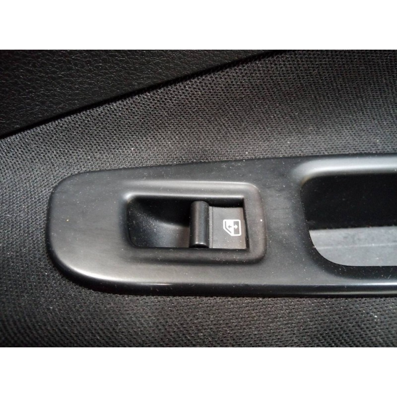 Recambio de mando elevalunas trasero derecho para jeep renegade sport 4x2 referencia OEM IAM   