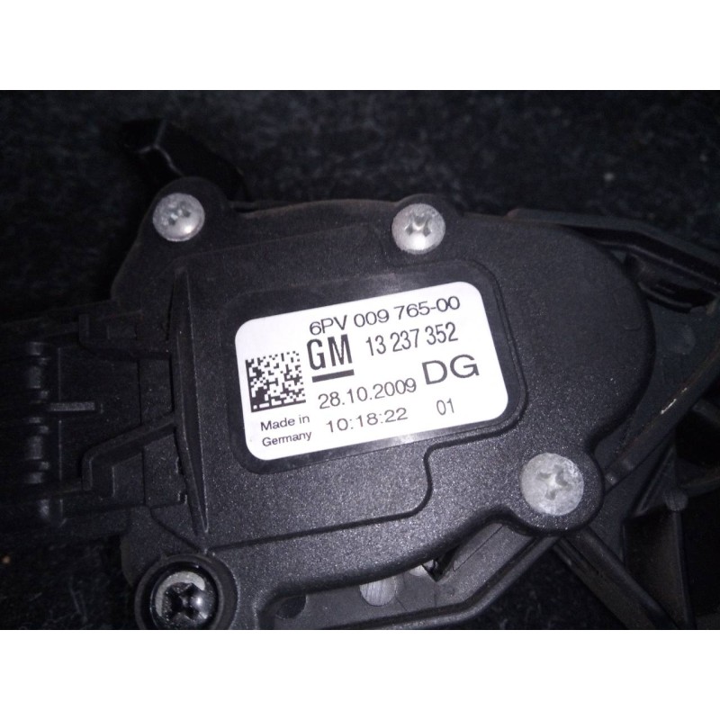 Recambio de pedal acelerador para opel insignia sports tourer selective referencia OEM IAM 13237352  