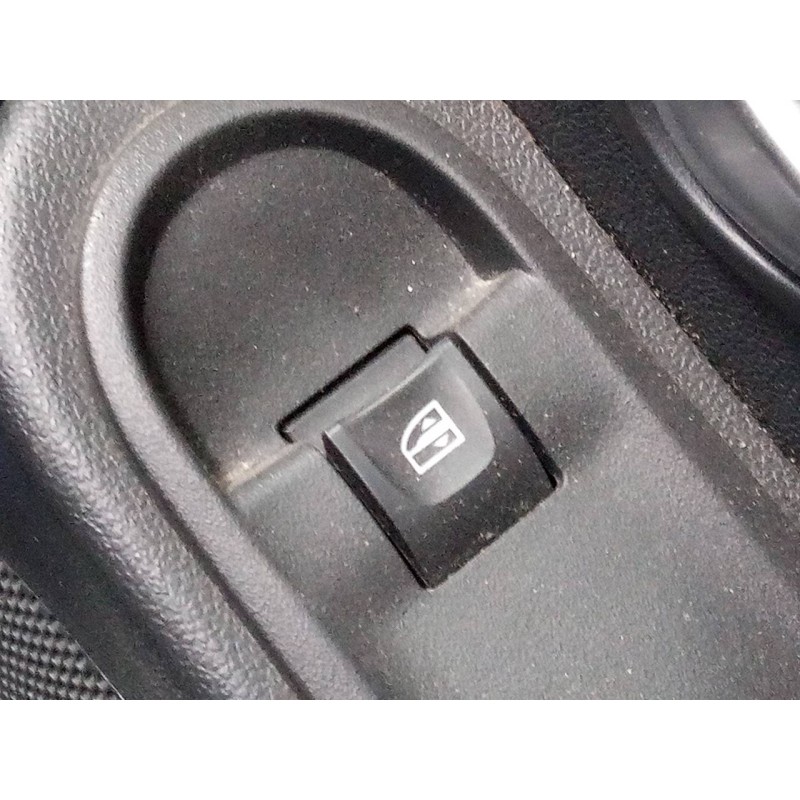 Recambio de mando elevalunas delantero derecho para dacia duster ambiance 4x2 referencia OEM IAM   