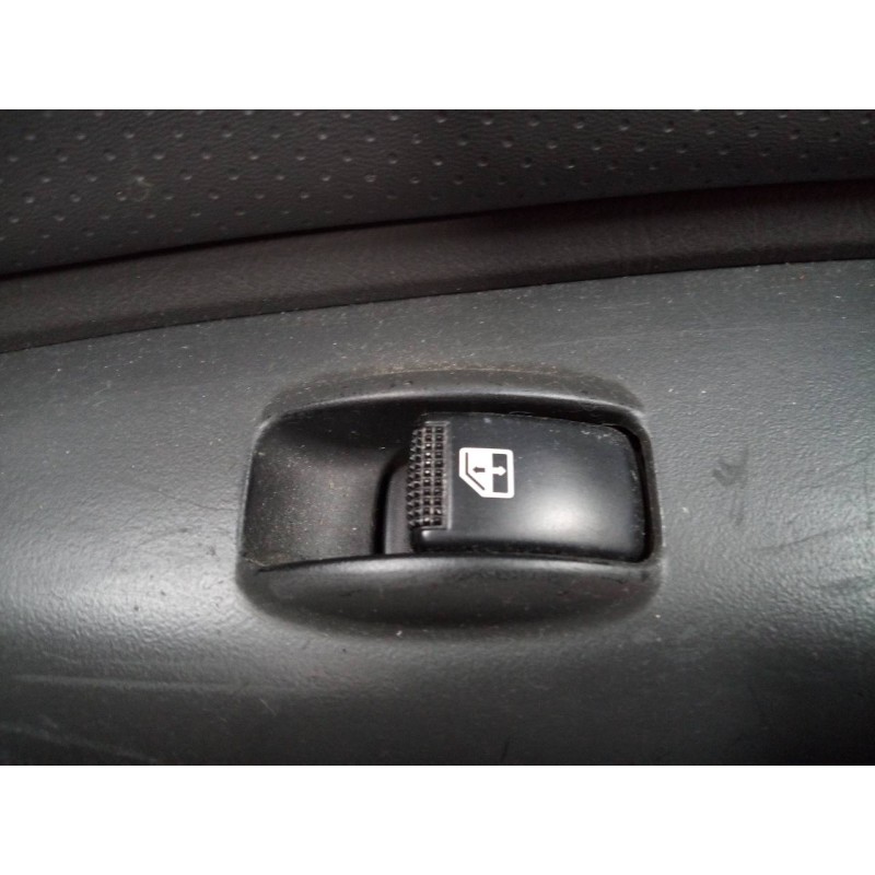 Recambio de mando elevalunas trasero derecho para hyundai tucson (jm) 2.0 crdi style referencia OEM IAM   