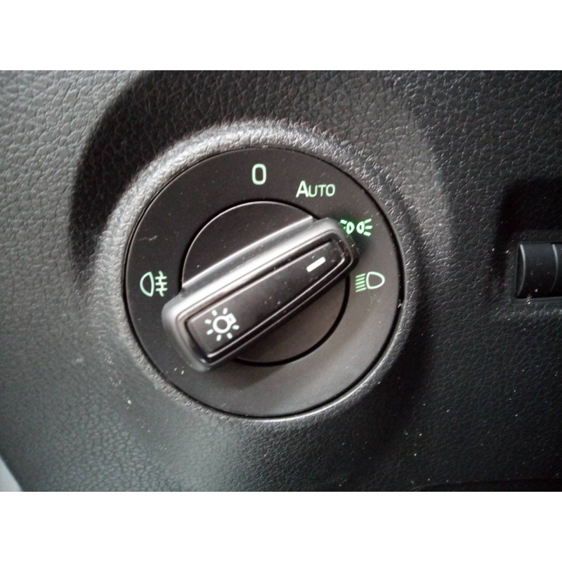 Recambio de mando luces para skoda fabia combi active referencia OEM IAM   