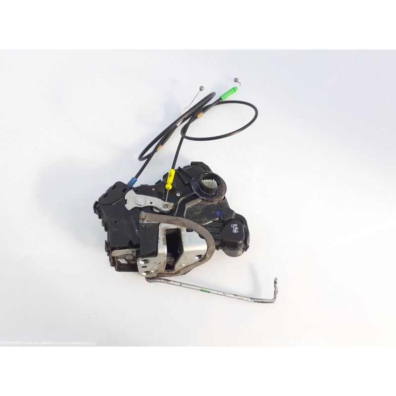 Recambio de cerradura puerta delantera derecha para toyota auris advance referencia OEM IAM A046693  