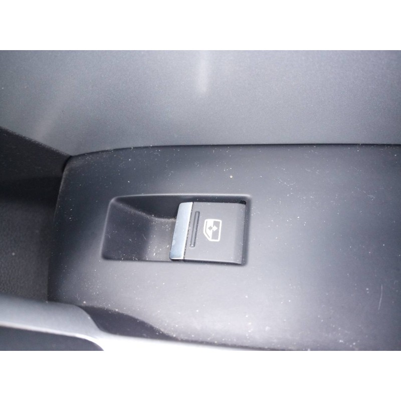 Recambio de mando elevalunas delantero derecho para audi q3 sportback (f3n) 40 tdi quattro referencia OEM IAM   