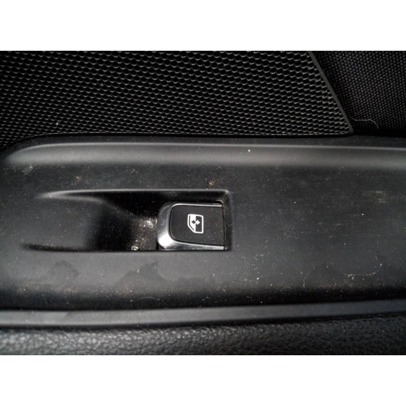 Recambio de mando elevalunas delantero derecho para audi a3 sedán (8vm) sport edition referencia OEM IAM   