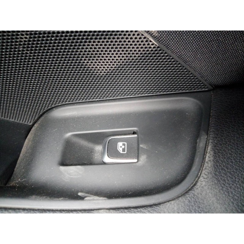 Recambio de mando elevalunas trasero derecho para audi a3 sedán (8vm) sport edition referencia OEM IAM   