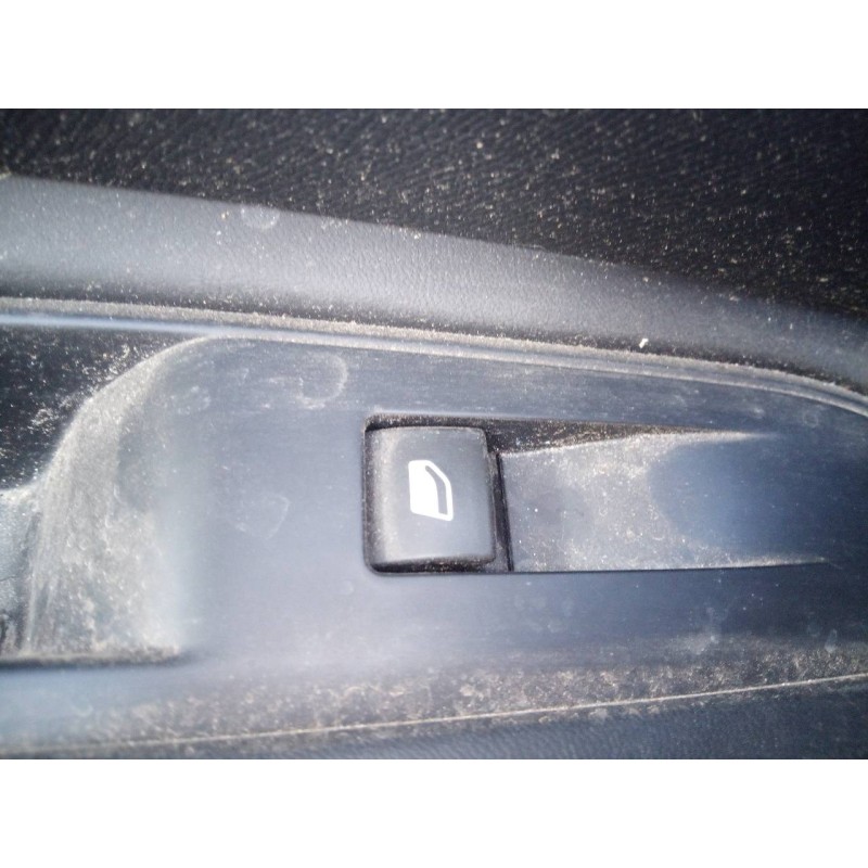 Recambio de mando elevalunas trasero izquierdo para peugeot 5008 active referencia OEM IAM   