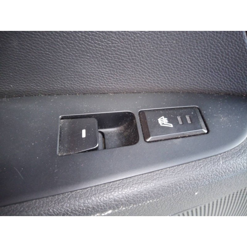 Recambio de mando elevalunas trasero izquierdo para hyundai tucson essence 2wd referencia OEM IAM   