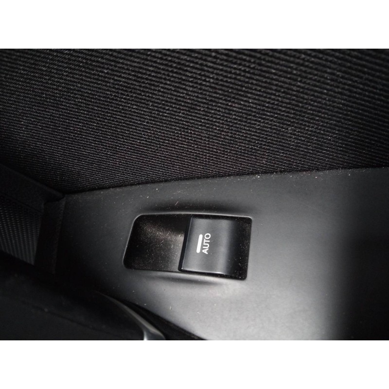 Recambio de mando elevalunas trasero derecho para hyundai i40 style blue referencia OEM IAM   