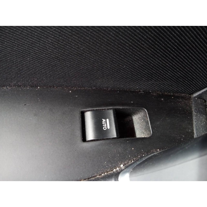 Recambio de mando elevalunas trasero izquierdo para hyundai i40 style blue referencia OEM IAM   