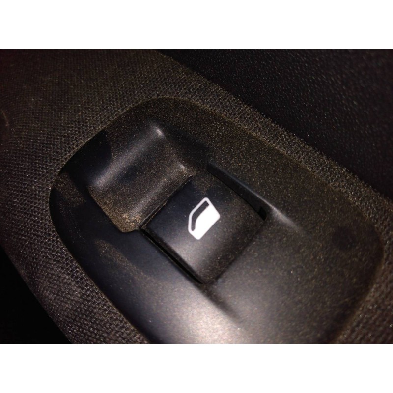 Recambio de mando elevalunas trasero derecho para peugeot 2008 (p1) allure referencia OEM IAM   