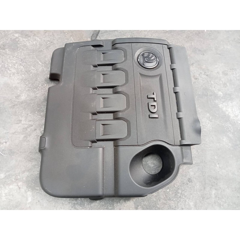 Recambio de tapa motor para skoda rapid active referencia OEM IAM   