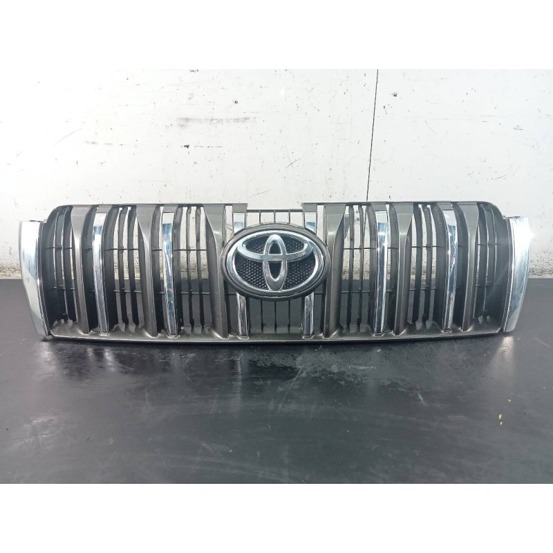 Recambio de rejilla delantera para toyota land cruiser (j15) basis referencia OEM IAM   