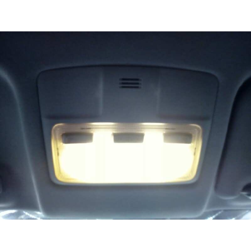 Recambio de luz interior para toyota rav 4 advance referencia OEM IAM   