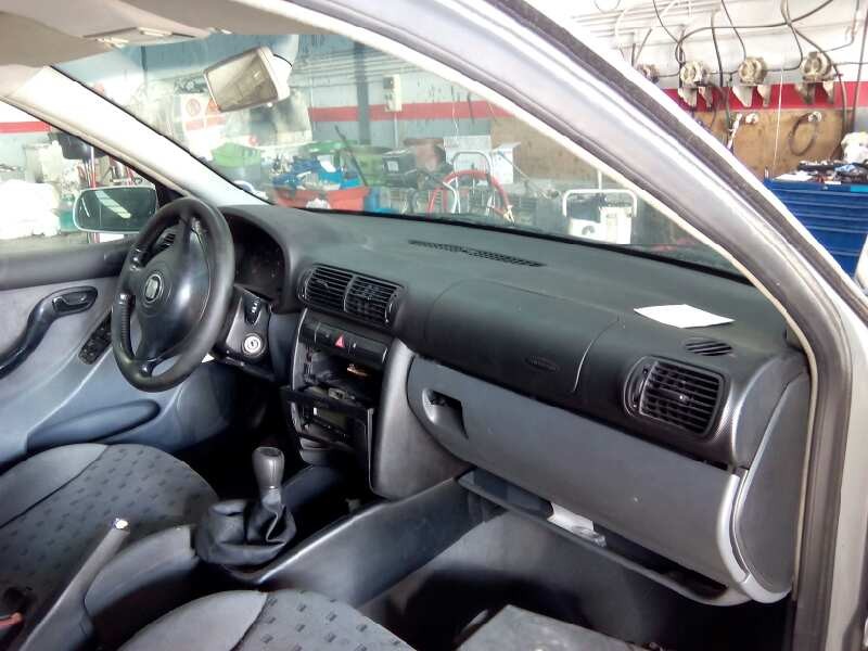 seat toledo (1m2) del año 1999