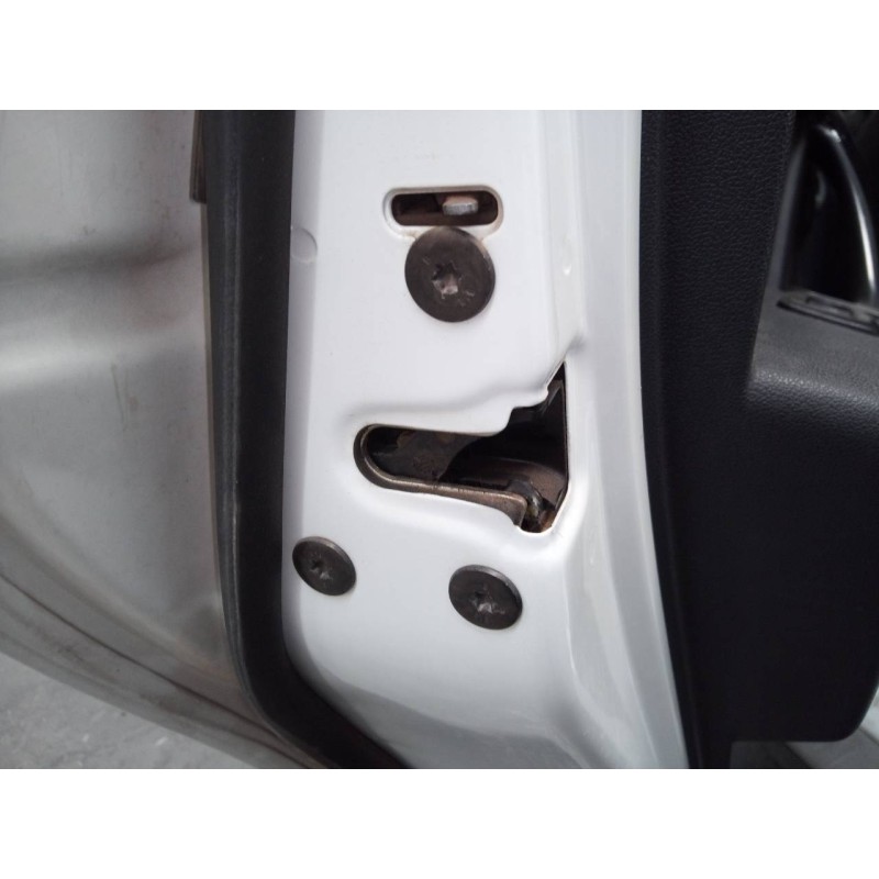 Recambio de cerradura puerta trasera izquierda para dacia duster ambiance 4x2 referencia OEM IAM   