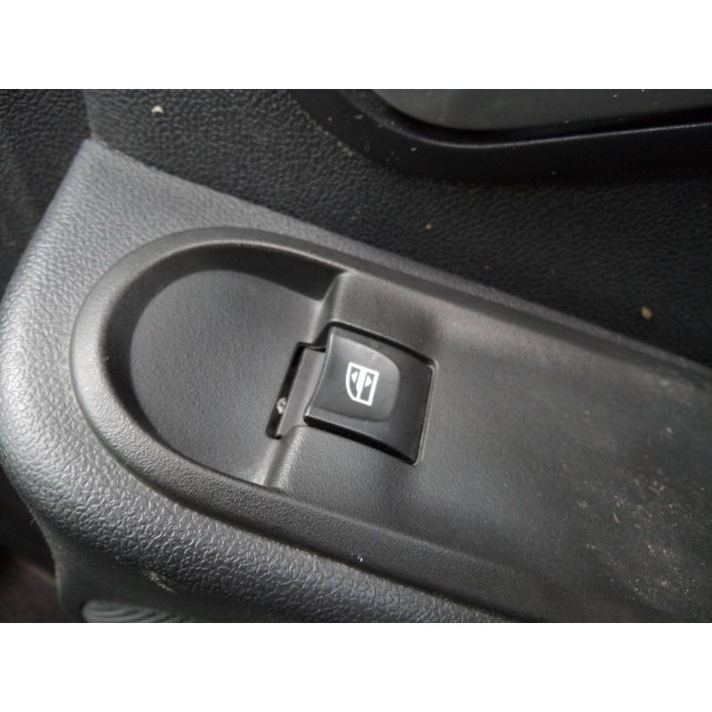 Recambio de mando elevalunas delantero derecho para dacia duster ambiance 4x2 referencia OEM IAM   