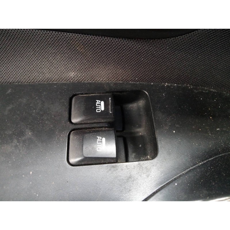 Recambio de mando elevalunas delantero izquierdo para kia cee´d drive referencia OEM IAM   