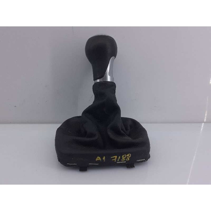 Recambio de guarnecidos palanca cambio para audi a1 sportback (8xf) attraction referencia OEM IAM 1305239014255  