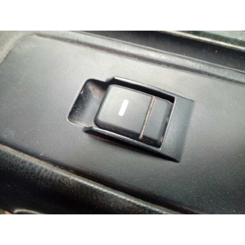 Recambio de mando elevalunas trasero derecho para land rover discovery v6 td se referencia OEM IAM YUD501070PVJ  