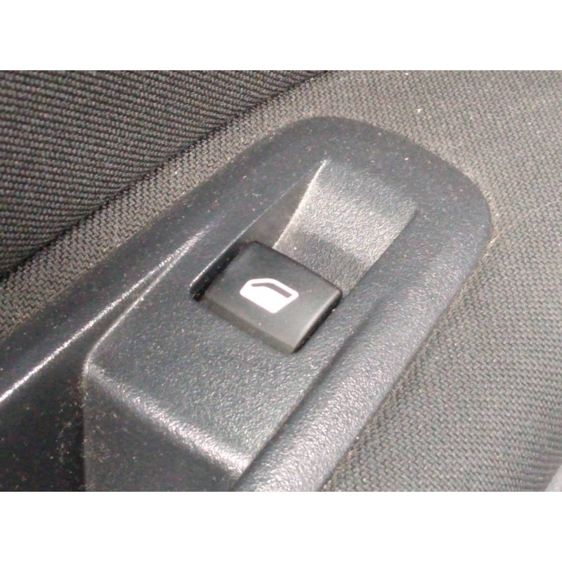 Recambio de mando elevalunas trasero izquierdo para peugeot 308 active referencia OEM IAM   