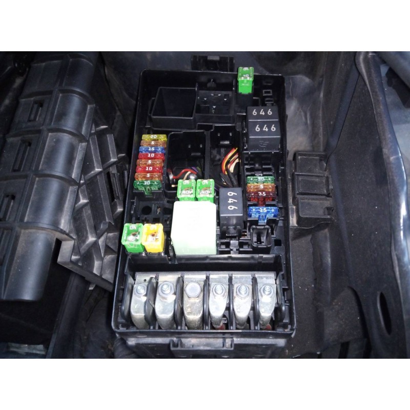 Recambio de caja reles / fusibles para volkswagen tiguan advance bmt referencia OEM IAM   