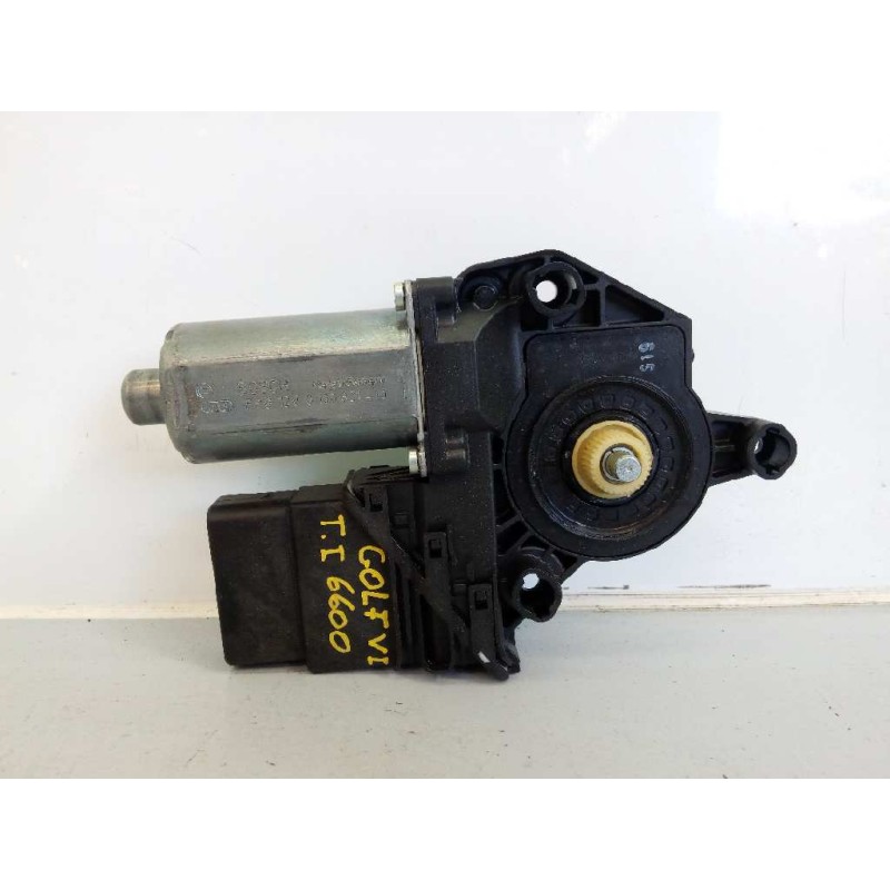 Recambio de motor elevalunas trasero izquierdo para volkswagen golf vi (5k1) rabbit referencia OEM IAM 5K0959703D 0130821430 