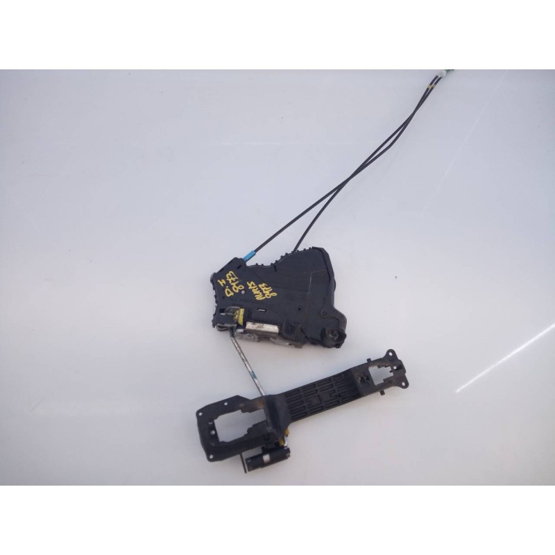 Recambio de cerradura puerta delantera izquierda para toyota auris luna referencia OEM IAM 6904042241  