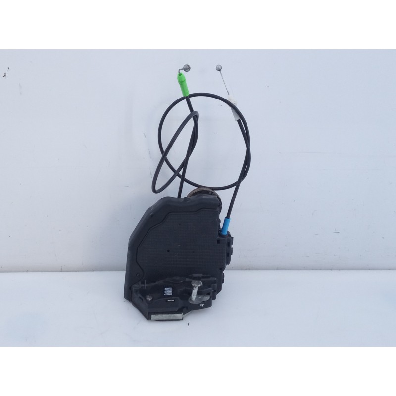 Recambio de cerradura puerta trasera derecha para toyota auris luna referencia OEM IAM 6905042021  