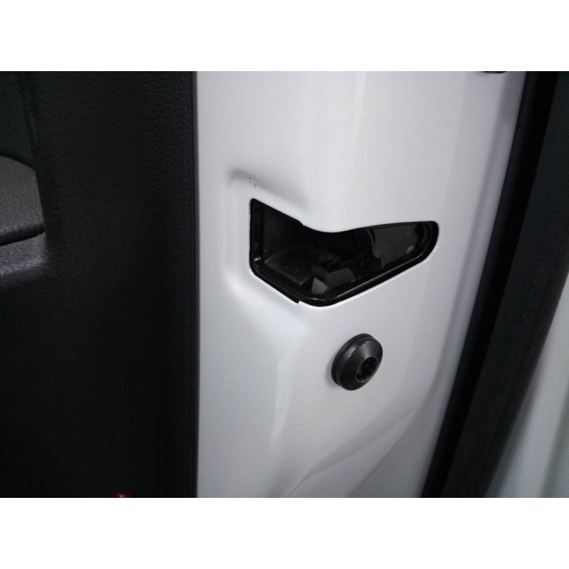 Recambio de cerradura puerta delantera derecha para audi a3 sportback (8va) attraction referencia OEM IAM   