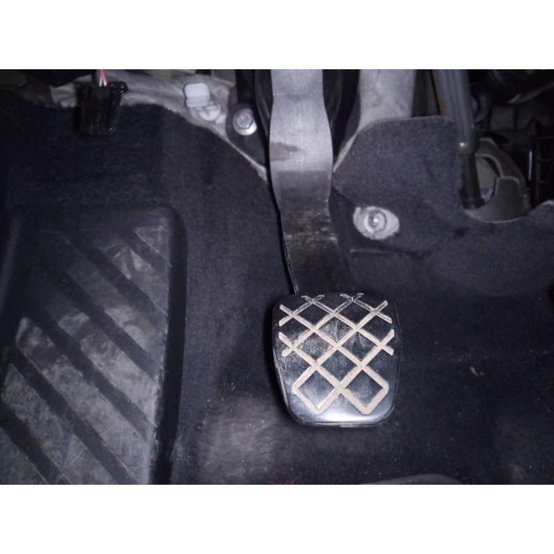 Recambio de pedal embrague para volkswagen passat lim. (3g2) edition bmt referencia OEM IAM   