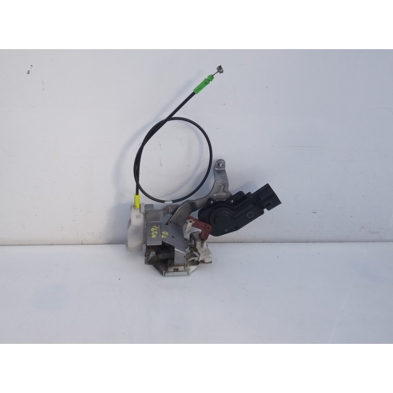 Recambio de cerradura puerta trasera derecha para toyota aygo (kgb/wnb) básico referencia OEM IAM 002701  