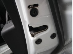 Recambio de cerradura puerta trasera derecha para dacia duster laureate 4x2 referencia OEM IAM   