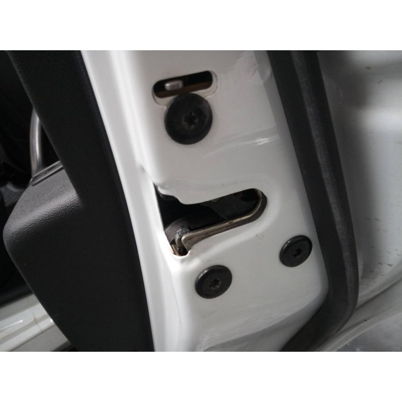 Recambio de cerradura puerta trasera derecha para dacia duster laureate 4x2 referencia OEM IAM   