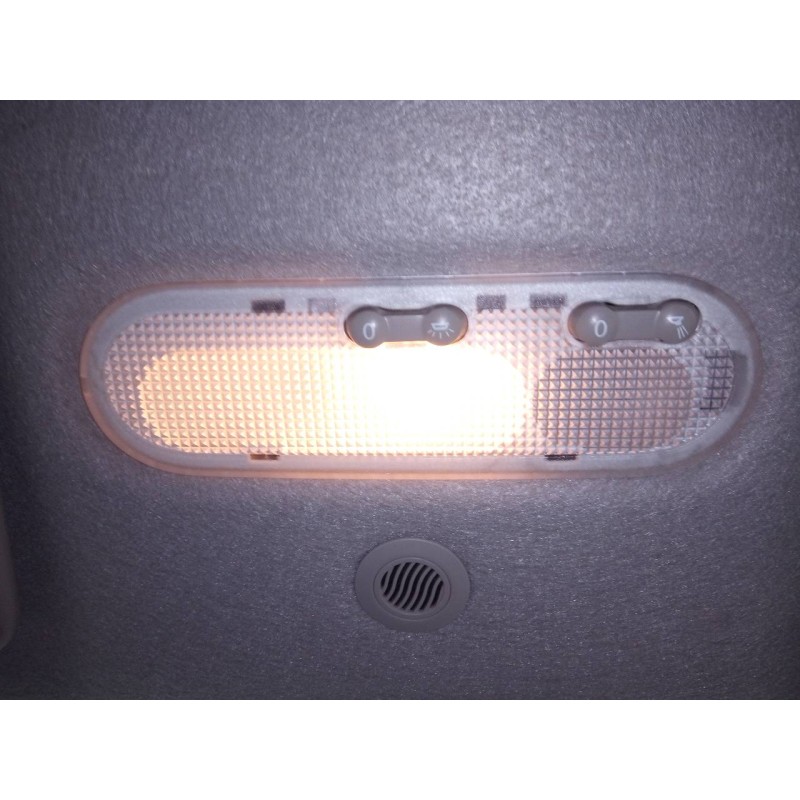 Recambio de luz interior para dacia duster laureate 4x2 referencia OEM IAM   