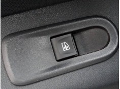 Recambio de mando elevalunas trasero izquierdo para dacia duster laureate 4x2 referencia OEM IAM   