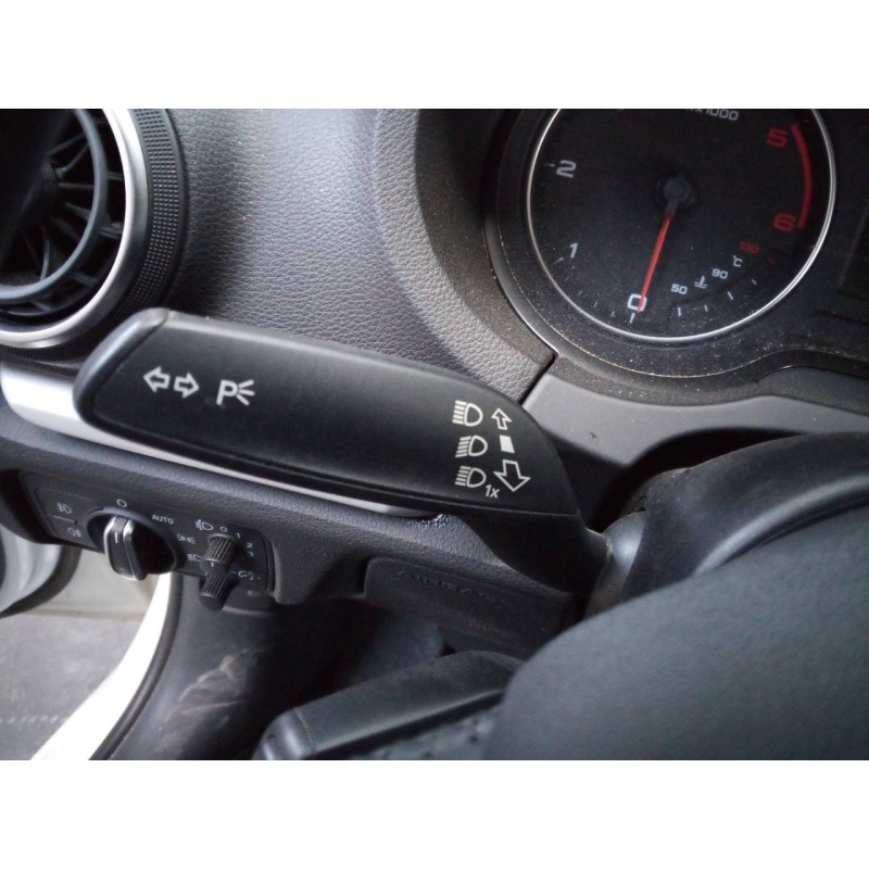 Recambio de mando intermitentes para audi a3 sportback (8va) attraction referencia OEM IAM   