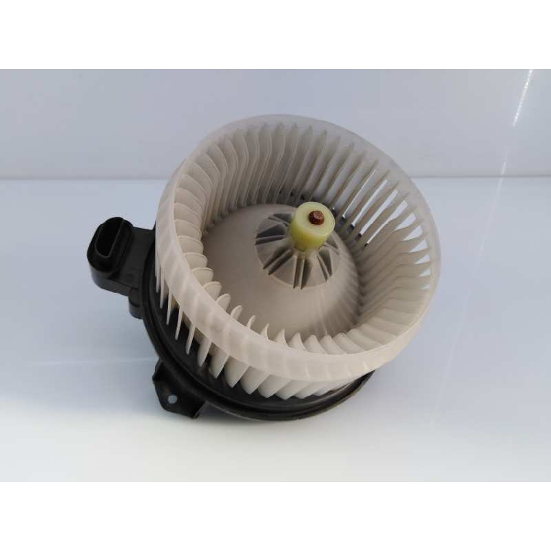 Recambio de ventilador calefaccion para toyota auris luna referencia OEM IAM AV2727008083  