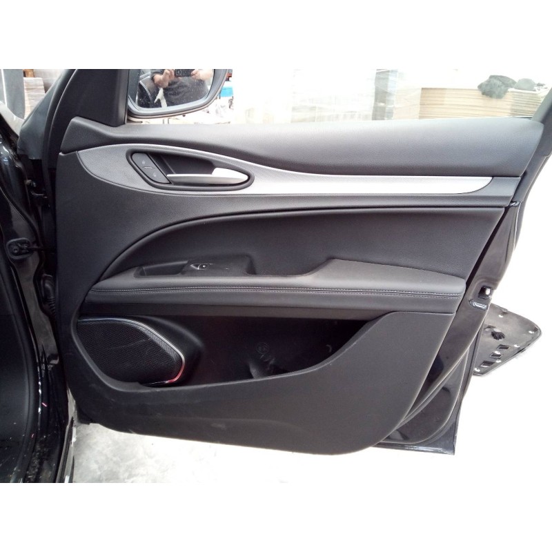 Recambio de guarnecido puerta delantera derecha para alfa romeo stelvio (630) executive 4wd referencia OEM IAM   