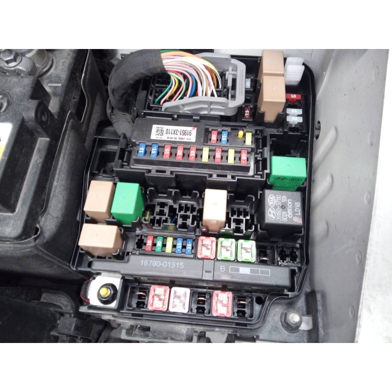 Recambio de caja reles / fusibles para kia carens ( ) drive referencia OEM IAM   