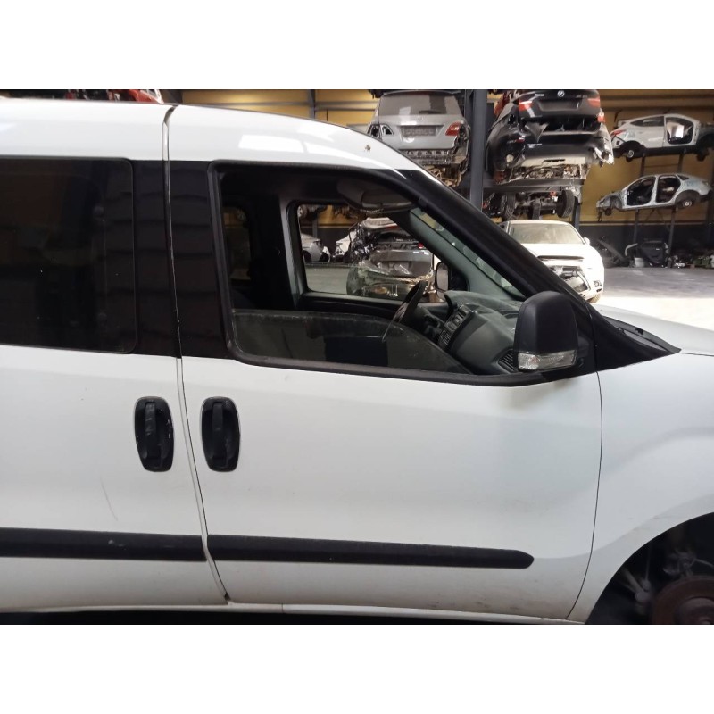 Recambio de puerta delantera derecha para fiat doblo ii (152) emotion referencia OEM IAM   