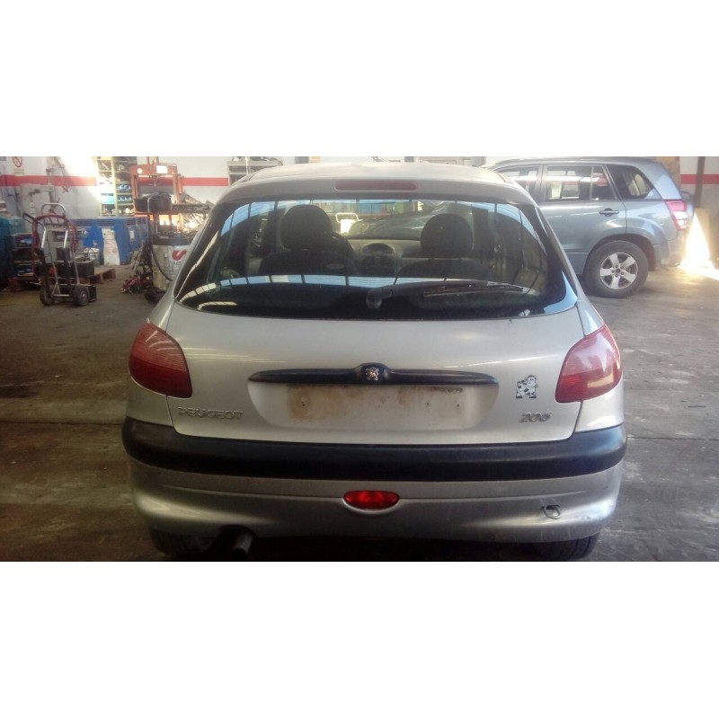 peugeot 206 berlina del año 2001