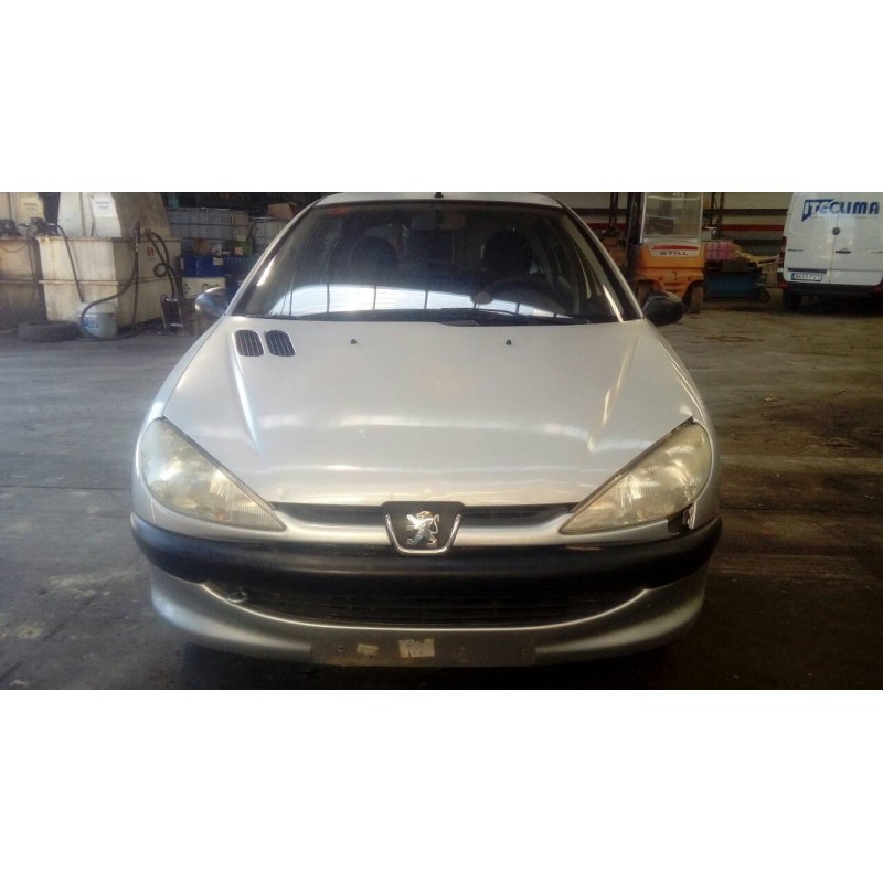 peugeot 206 berlina del año 2001