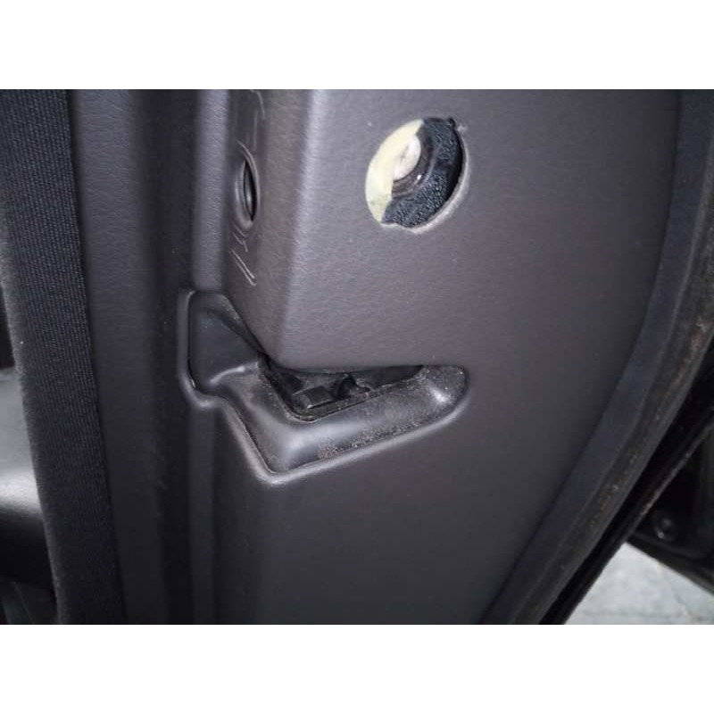 Recambio de cerradura puerta trasera derecha para audi a4 avant (8e) 2.5 tdi referencia OEM IAM   