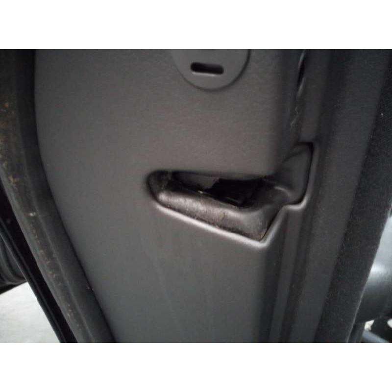 Recambio de cerradura puerta trasera izquierda para audi a4 avant (8e) 2.5 tdi referencia OEM IAM   