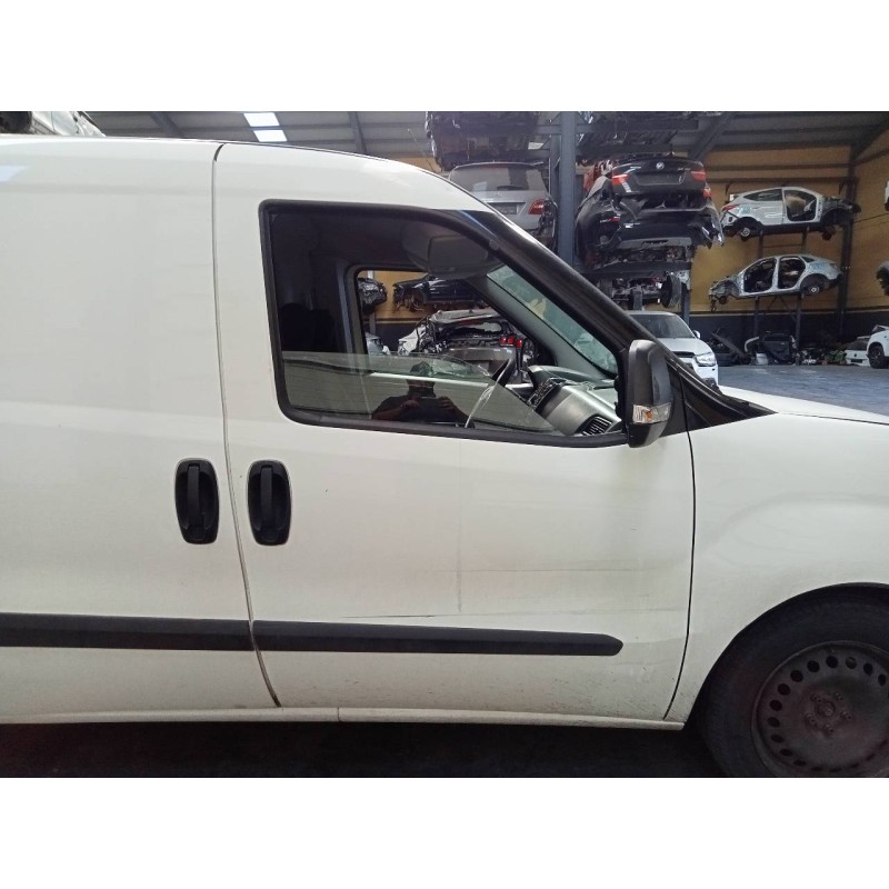 Recambio de puerta delantera derecha para opel combo d 1.6 16v cdti referencia OEM IAM   